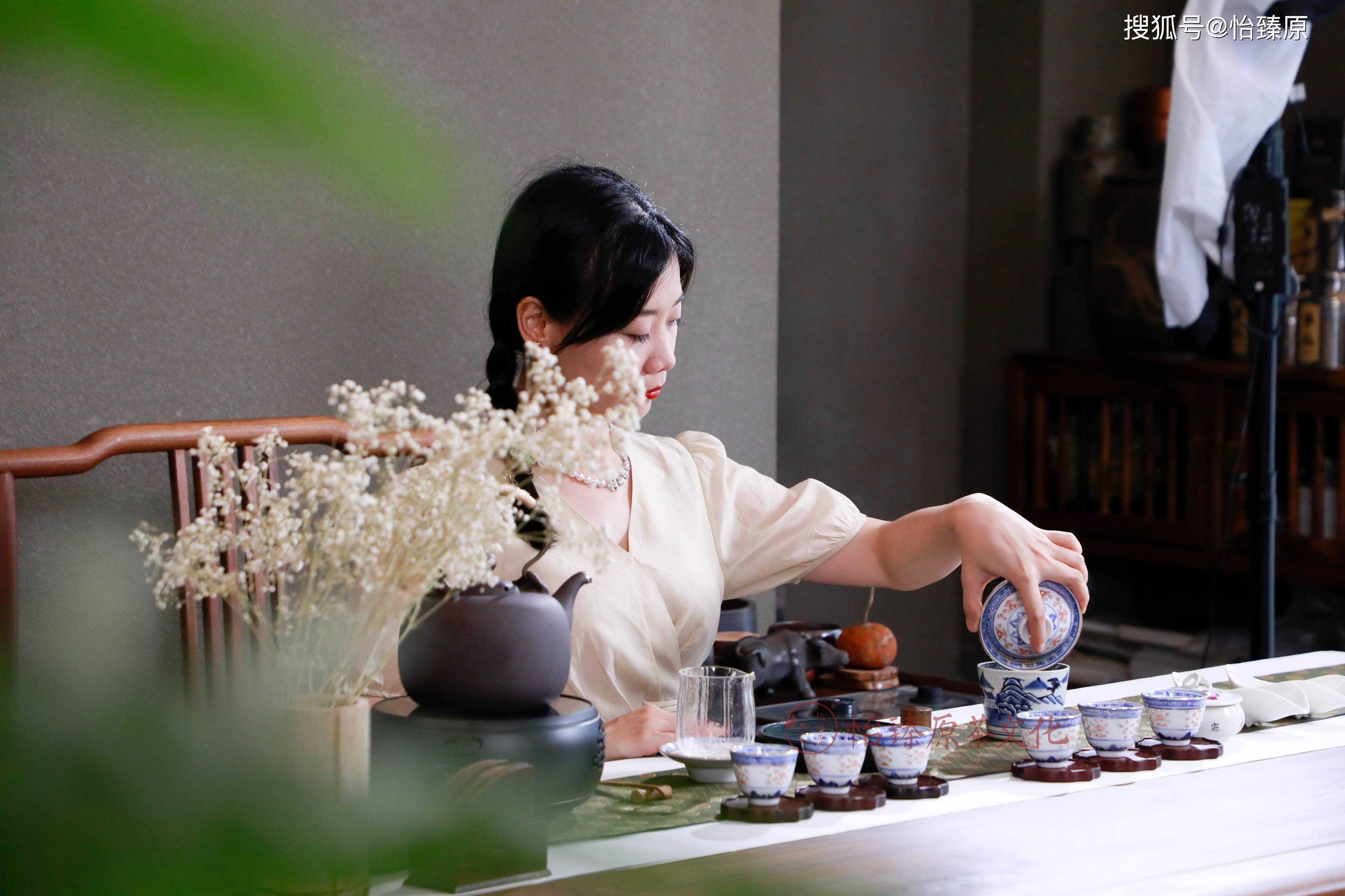 聆听茶艺非遗传承人故事续写优秀文化篇章——茶艺名师关洁婷专访(图1)