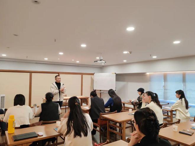 易解茶经厦门jbo竞博平台培训班今日在汉艺唐风举行(图3)