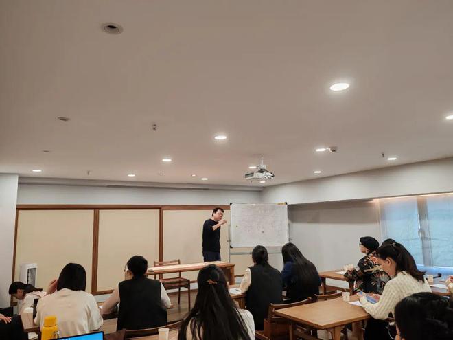 易解茶经厦门jbo竞博平台培训班今日在汉艺唐风举行(图4)