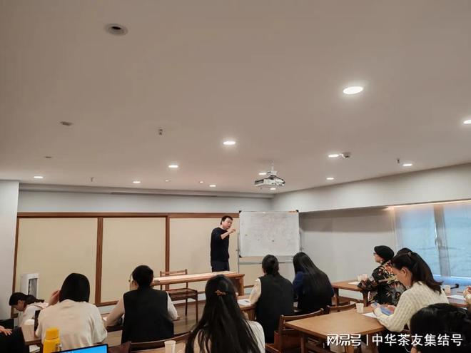 易解茶经厦门培训班于11月30日在汉艺唐风正式开班(图4)