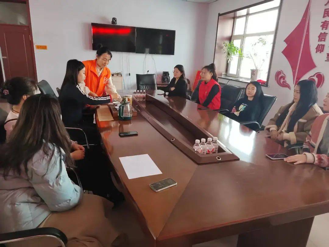 jbo竞博官网基层团讯 兴凯湖乡团委开展“青春茶韵文化传承”茶艺活动(图1)