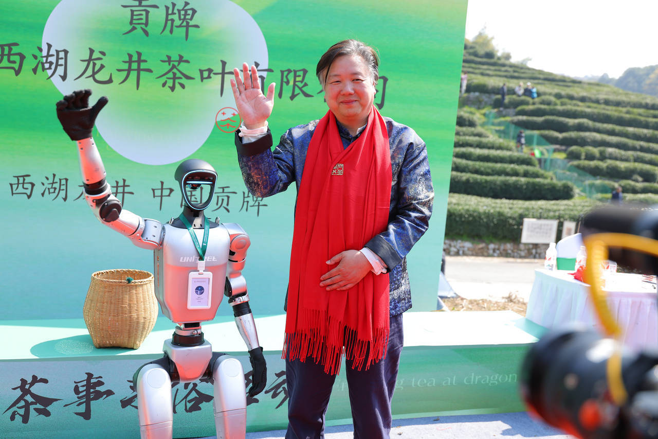 春茶新绿映西湖“龙井问茶”揭开千年名茶开采序幕(图2)